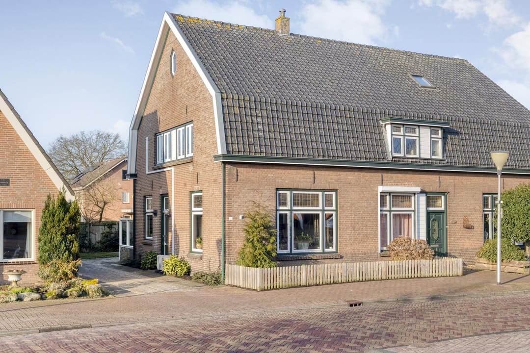 Foto 1 van Lage weide 4