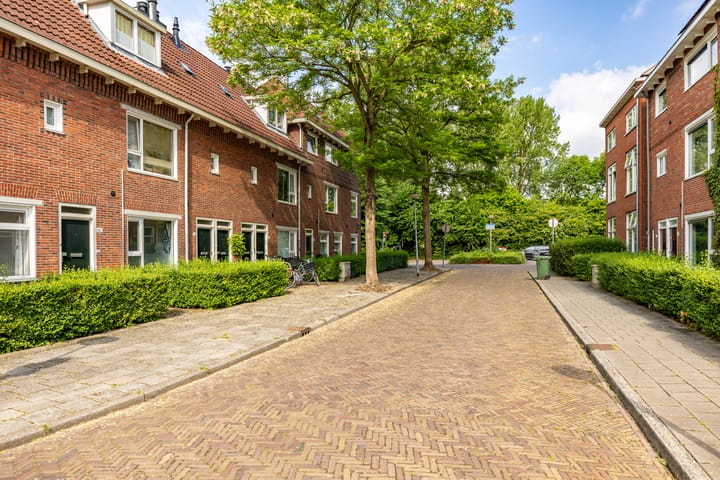 Amalia van Solmsstraat 44