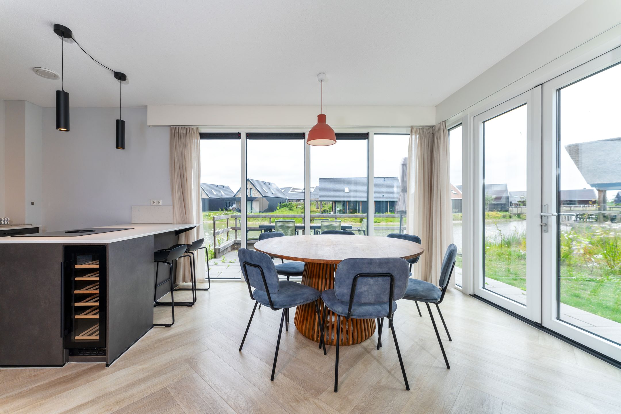 3-bedroom freehold villa in Nieuwvliet — photo 2 of 5