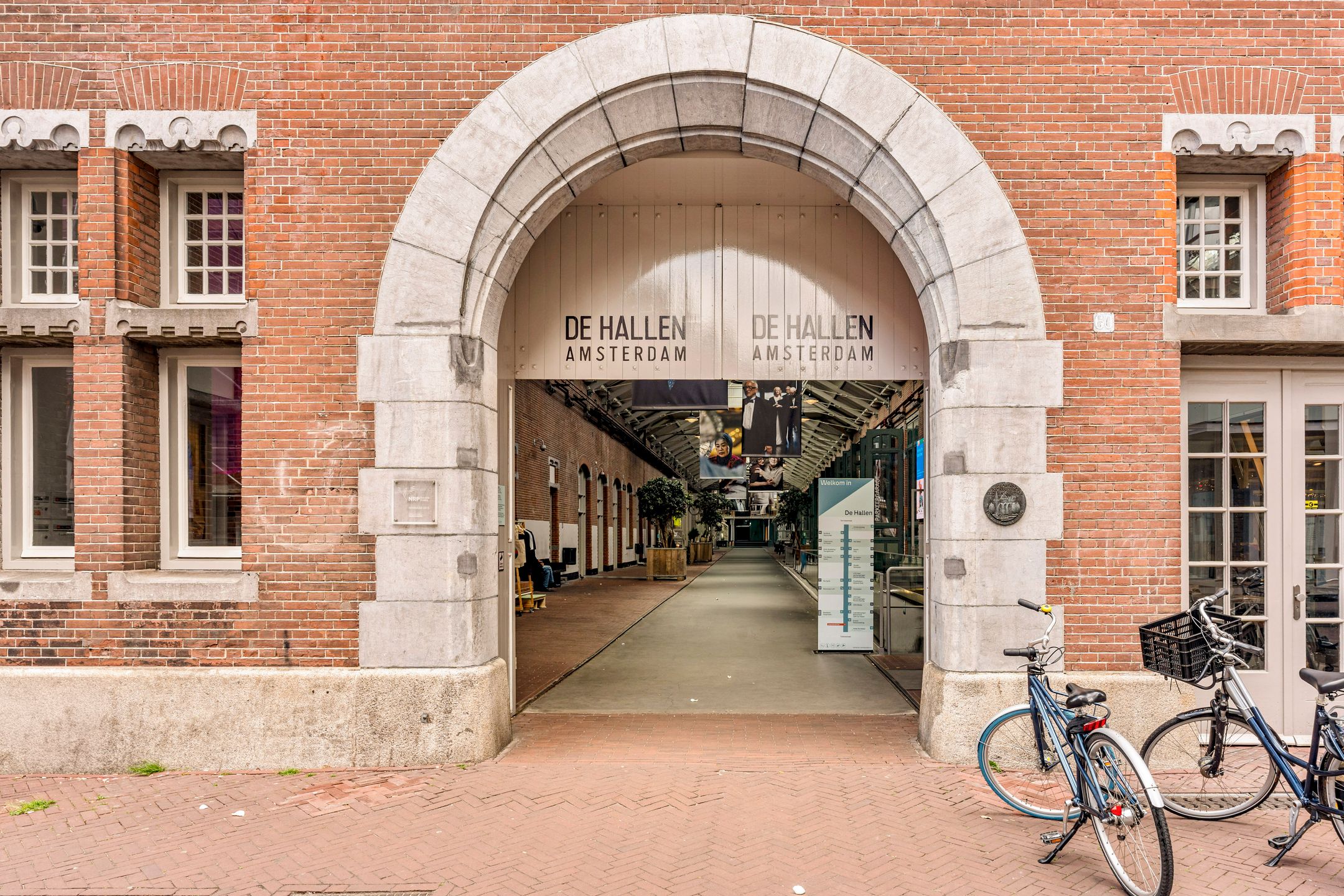 Photo 33 of Tollensstraat 53-L