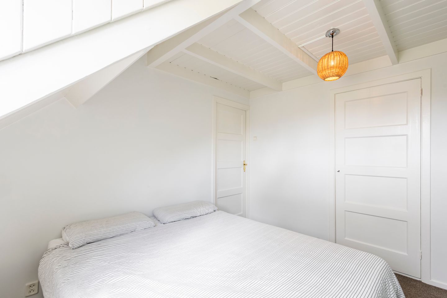Photo 14 of Willemstraat 3