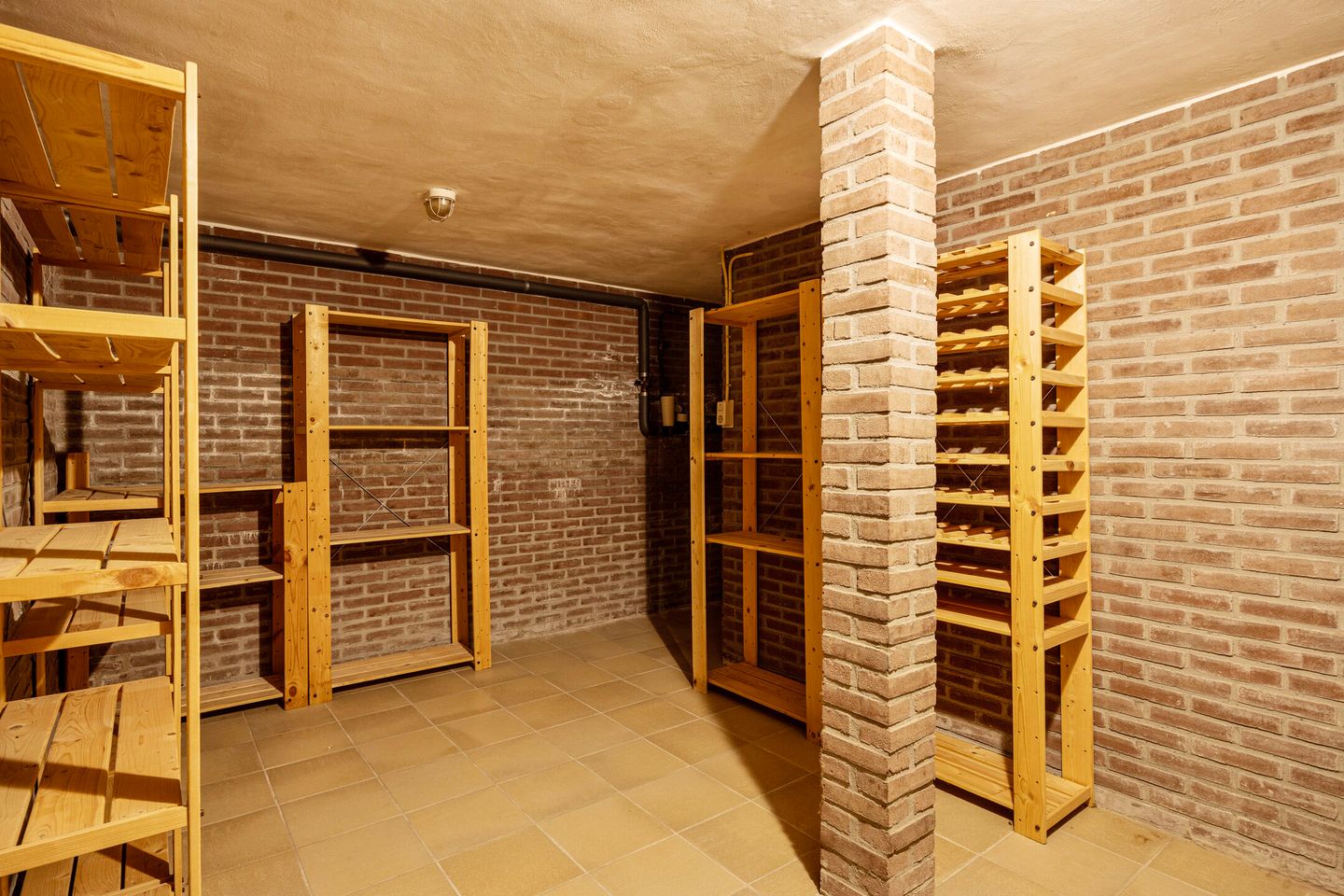 Photo 25 of Van Dedemlaan 19