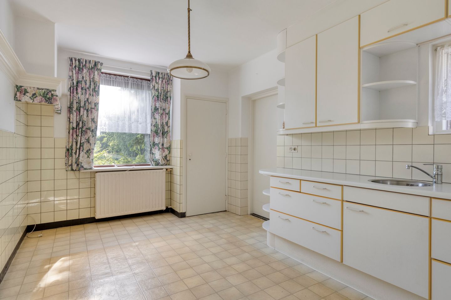 Photo 10 of Broekstraat 11