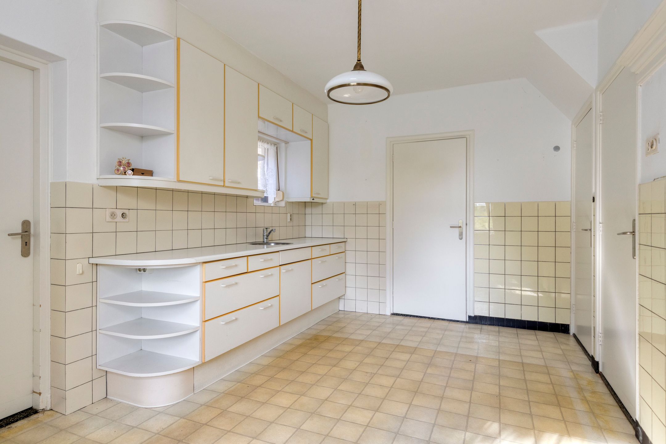 Photo 12 of Broekstraat 11