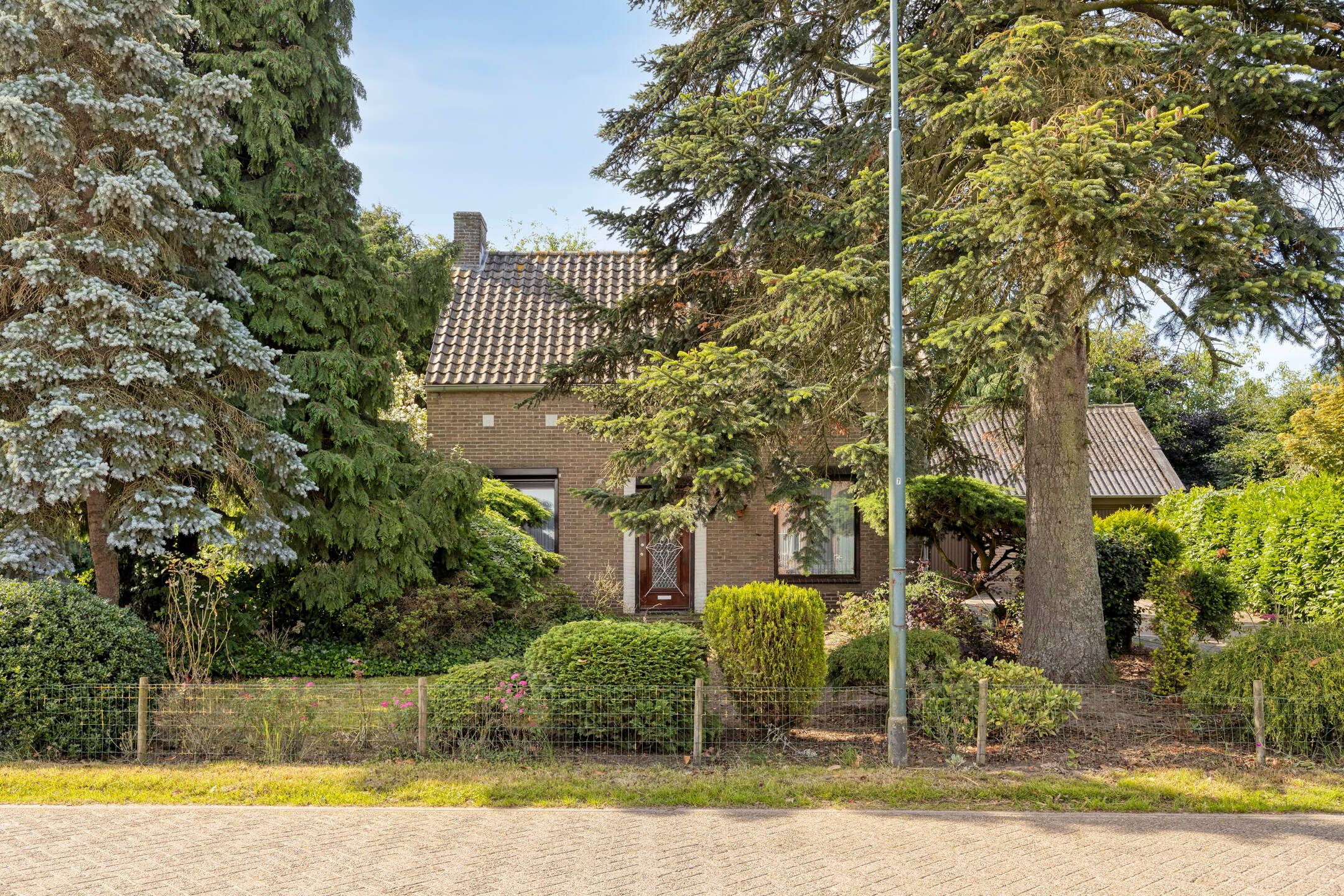 Photo 48 of Broekstraat 11