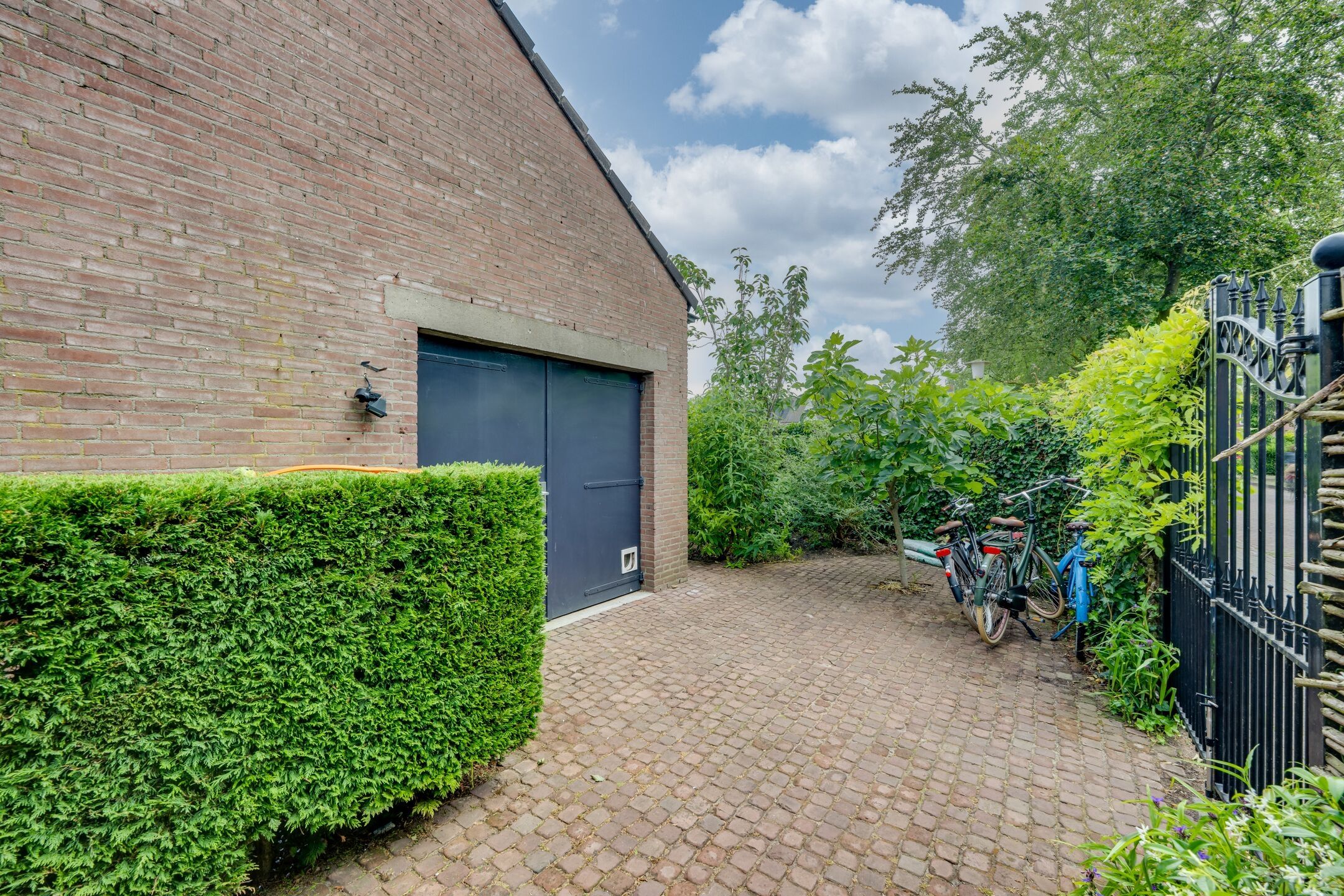 Photo 102 of Hoofdstraat 170