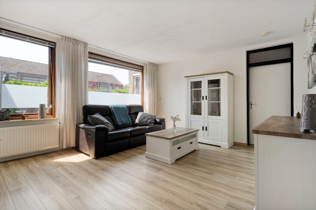 Photo 7 of Jennerstraat 32
