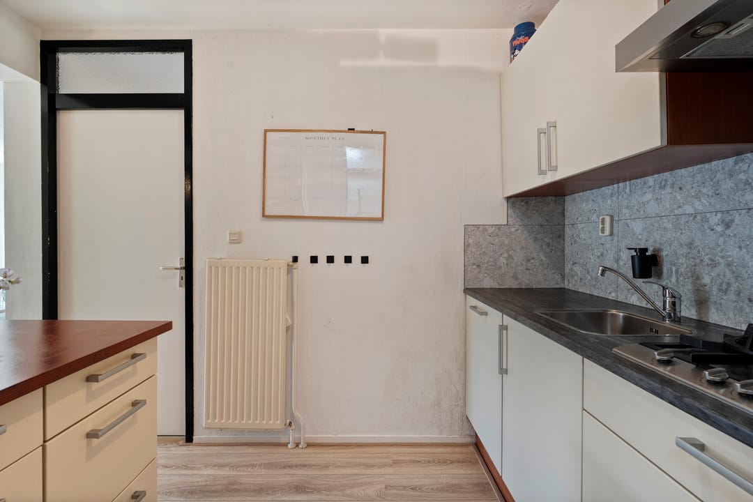 Photo 13 of Jennerstraat 32