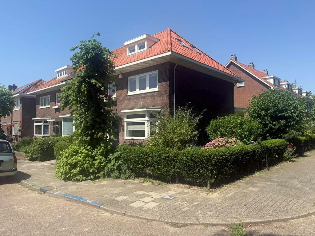 Photo 2 of Burgemeester van Damstraat 15