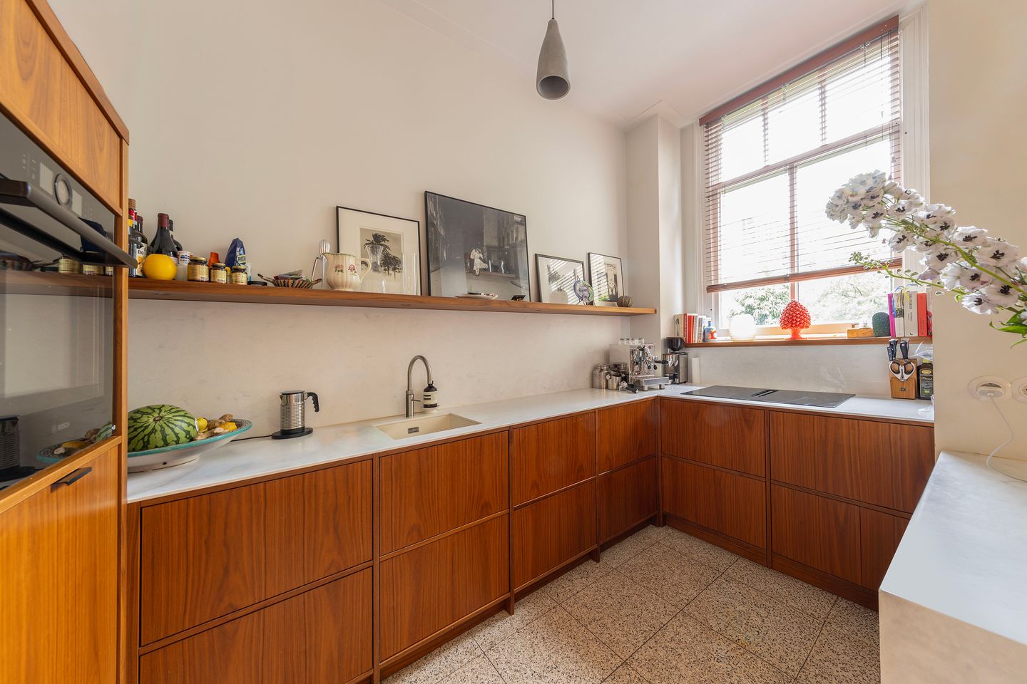 Photo 10 of Emmastraat 12-H