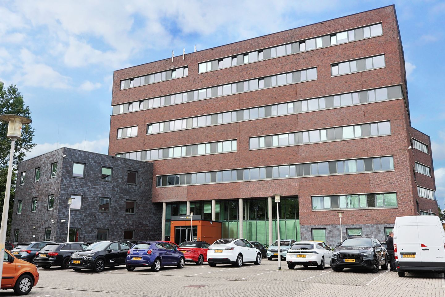 Bekijk foto 1 van Blankenstein 400
