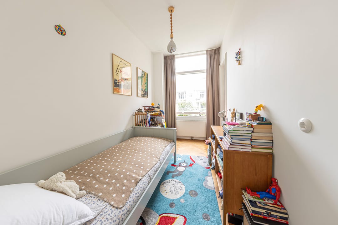 Photo 13 of Emmastraat 12-H