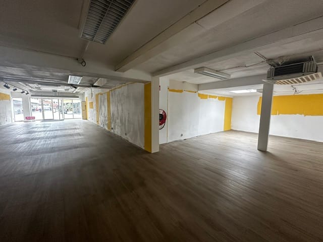 Bekijk foto 4 van Dracht 126