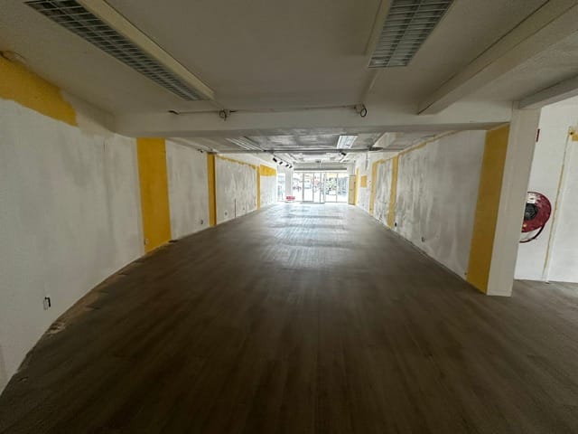 Bekijk foto 3 van Dracht 126