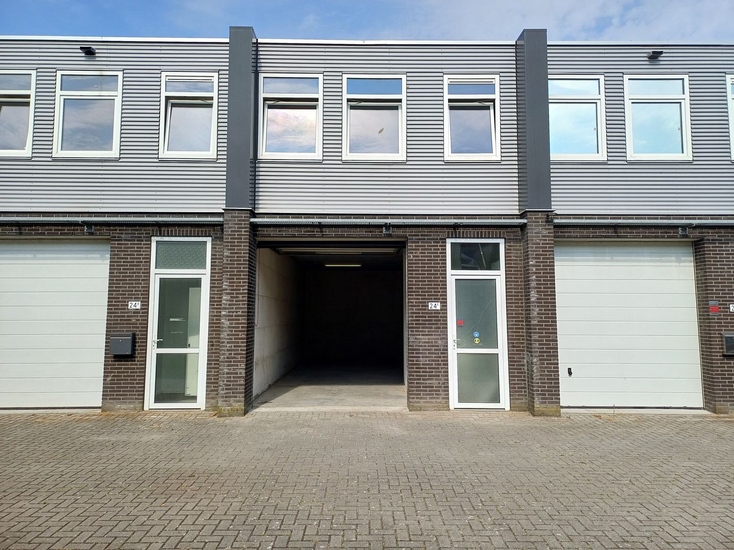View photo 1 of De Tjonger 24-E