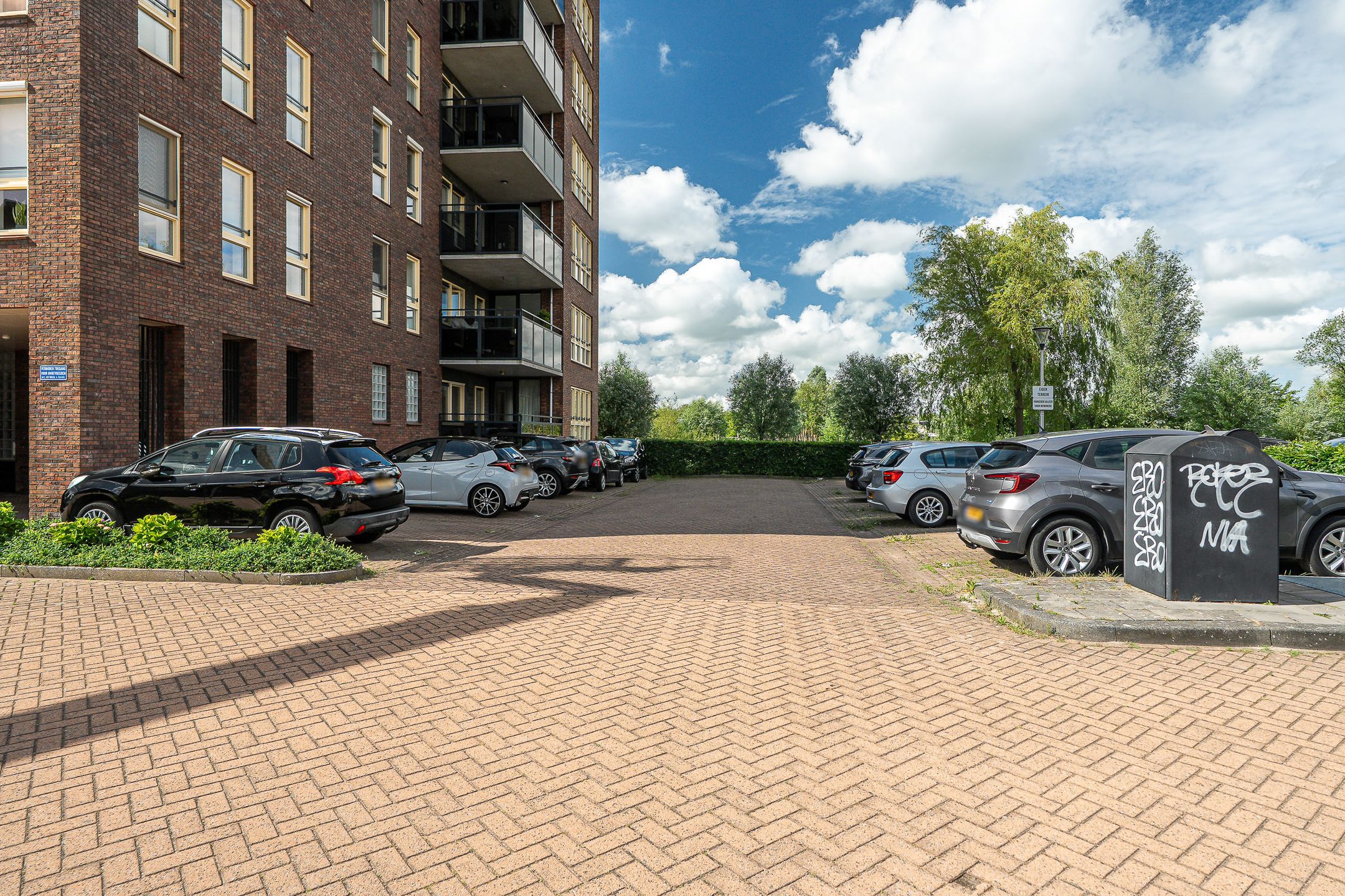 Photo 39 of De Opslach 92