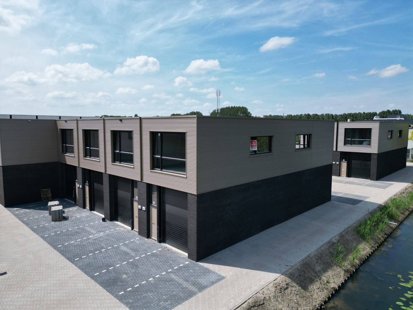 View photo 1 of Oosteinde 5-b13