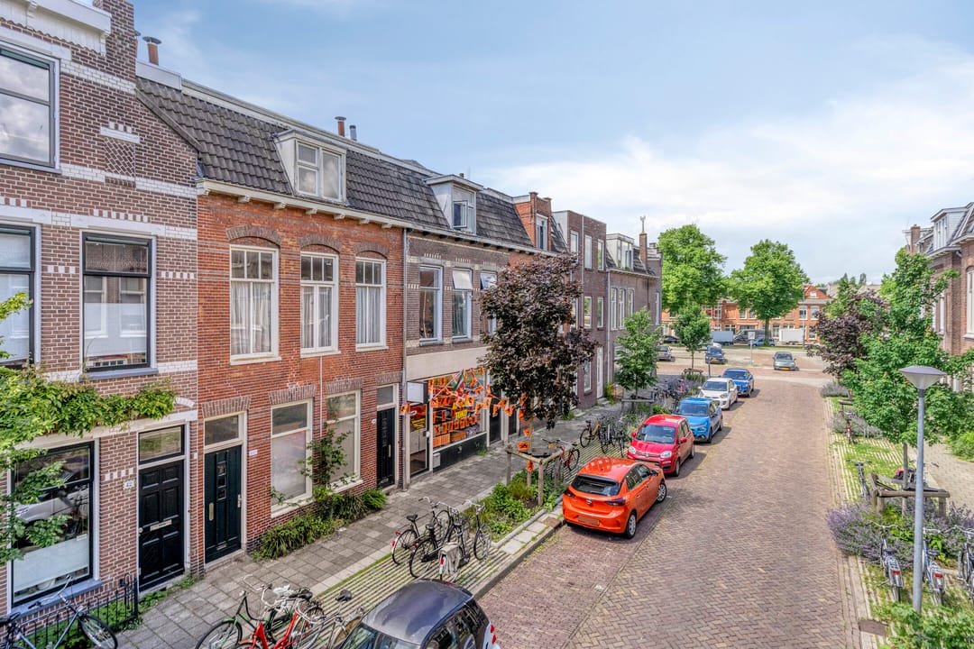 Photo 7 of Riouwstraat 44
