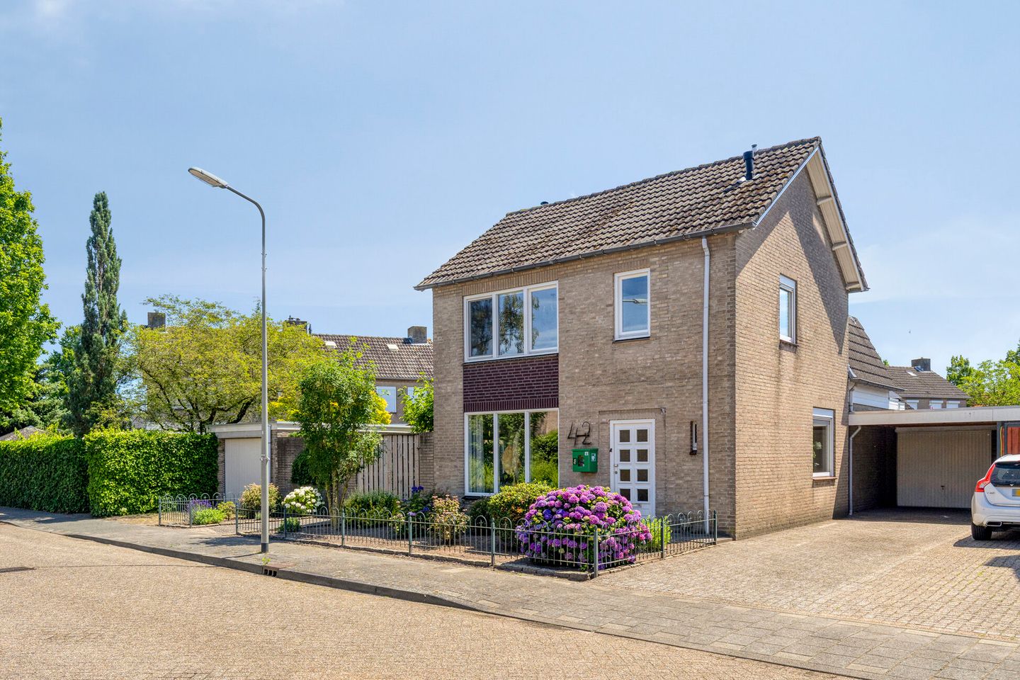 Photo 1 of Simon van den Berghstraat 42