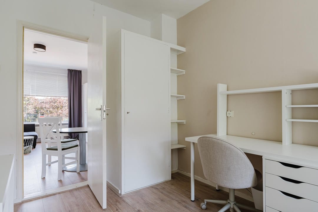Photo 16 of Surinamestraat 1-B