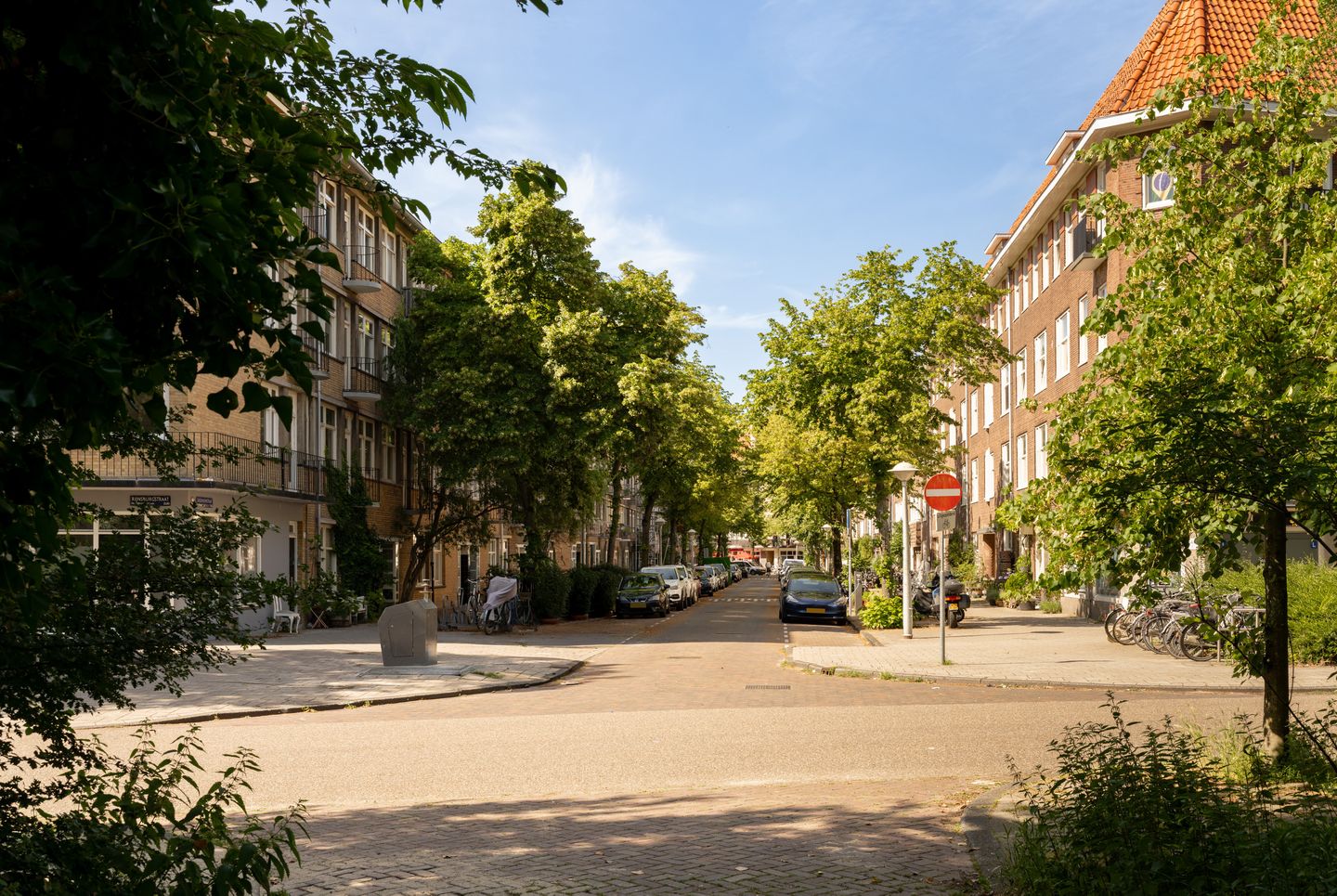 Photo 34 of Sassenheimstraat 17-1