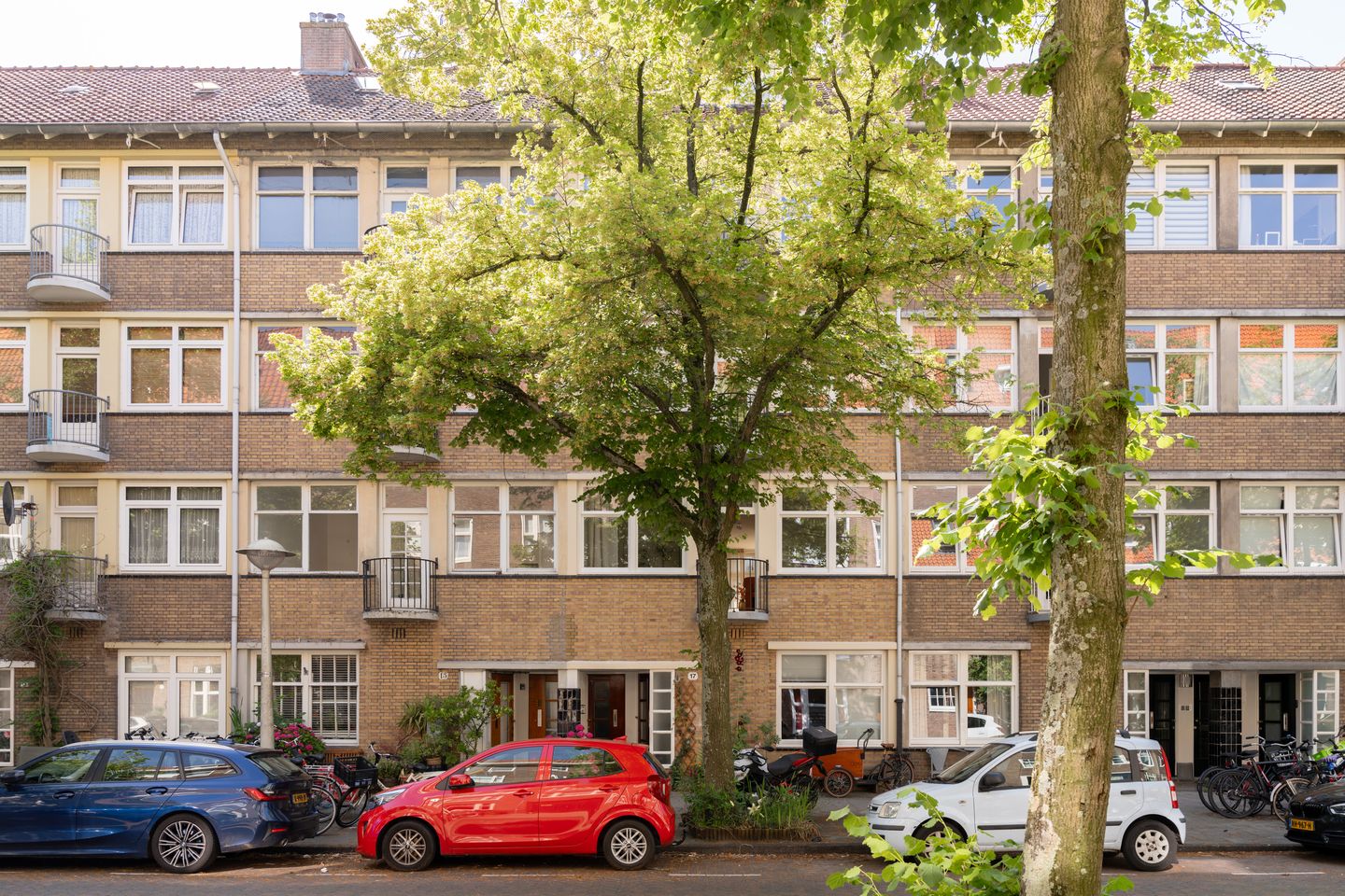 Photo 35 of Sassenheimstraat 17-1