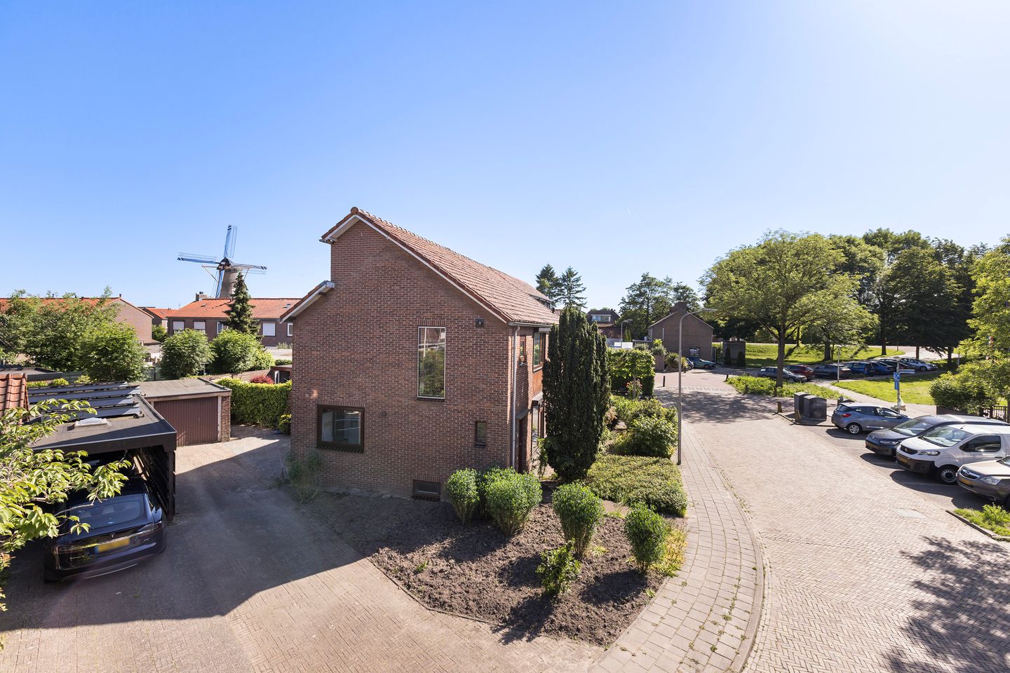 Photo 35 of Hiesveltstraat 18