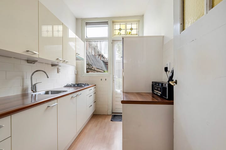 Tussenwoning te koop: Kleiweg 137, Rotterdam