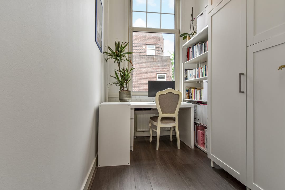 Photo 16 of Van der Parrastraat 13-A