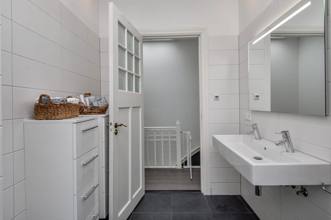 Photo 23 of Van der Parrastraat 13-A
