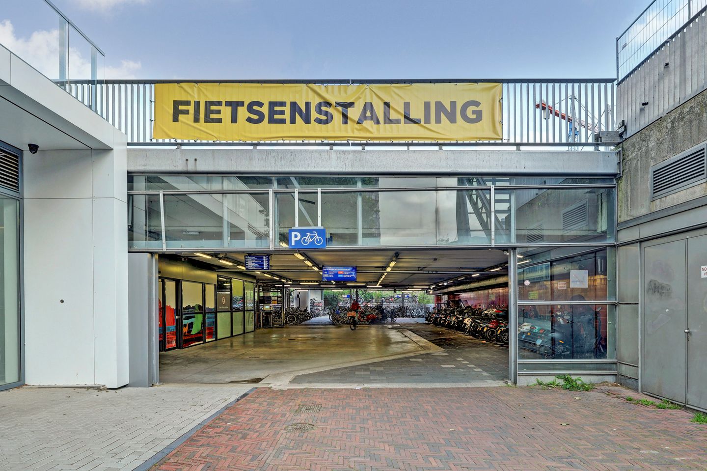 Bekijk foto 5 van Stationsplein 6-R