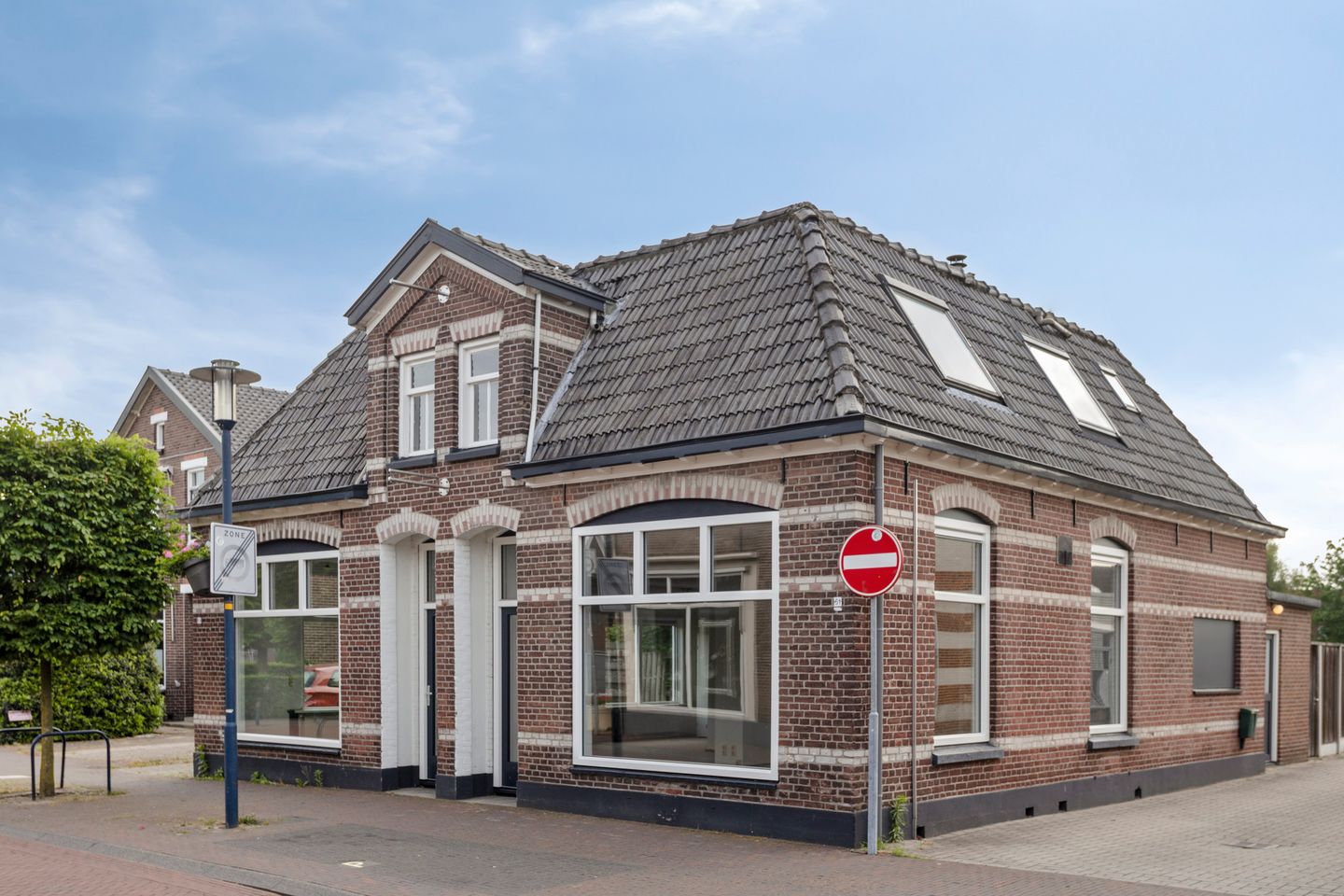 View photo 2 of Dorpsstraat 53
