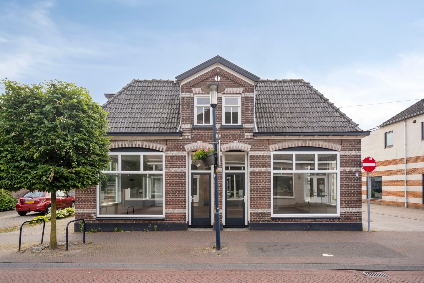 View photo 1 of Dorpsstraat 53