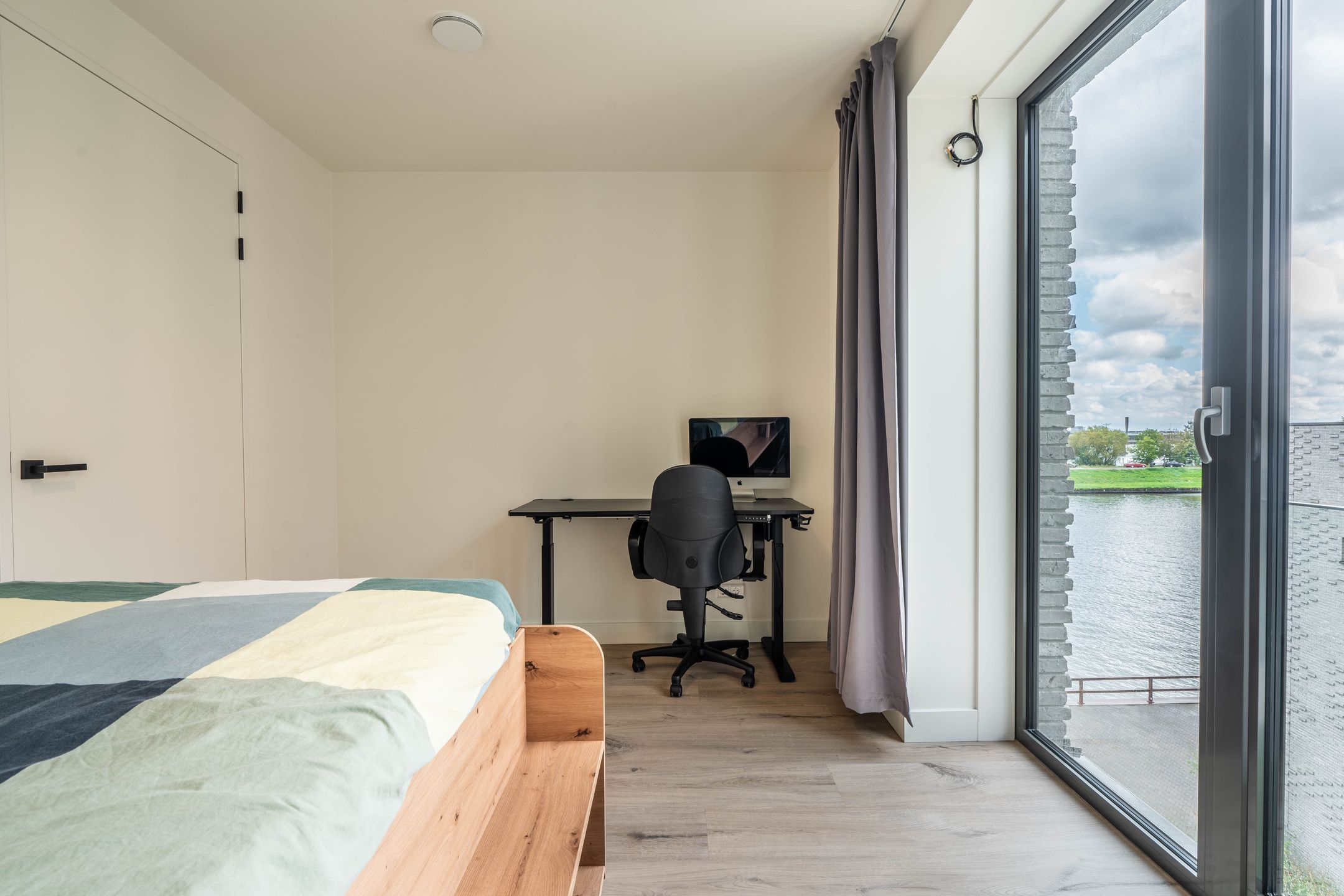 Photo 21 of Lorriestraat 60