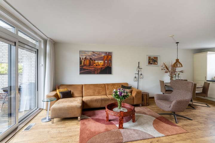 Tussenwoning te koop: Mary Zeldenruststraat 3, Schiedam