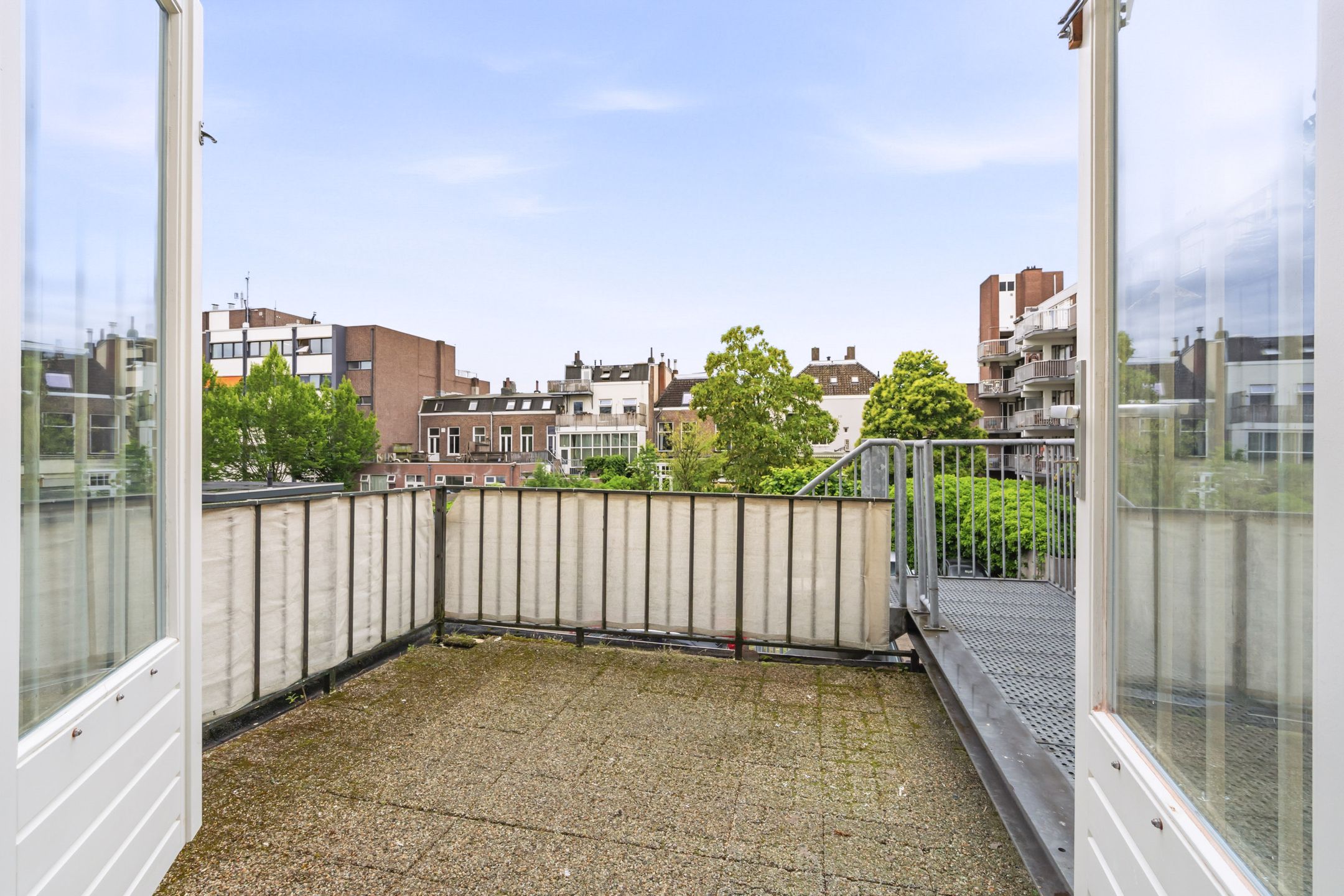 Photo 3 of Willemstraat 21-A2