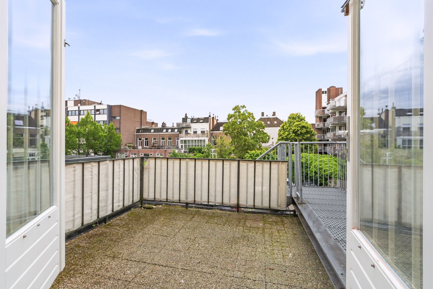 Photo 10 of Willemstraat 21-A2