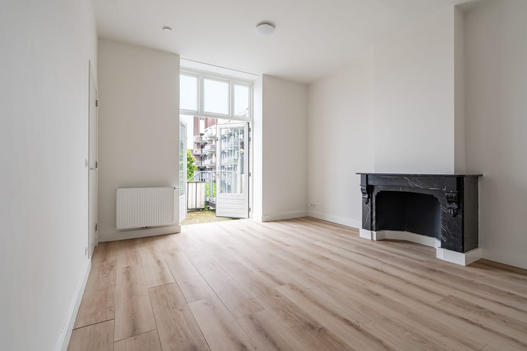 Photo 8 of Willemstraat 21-A2