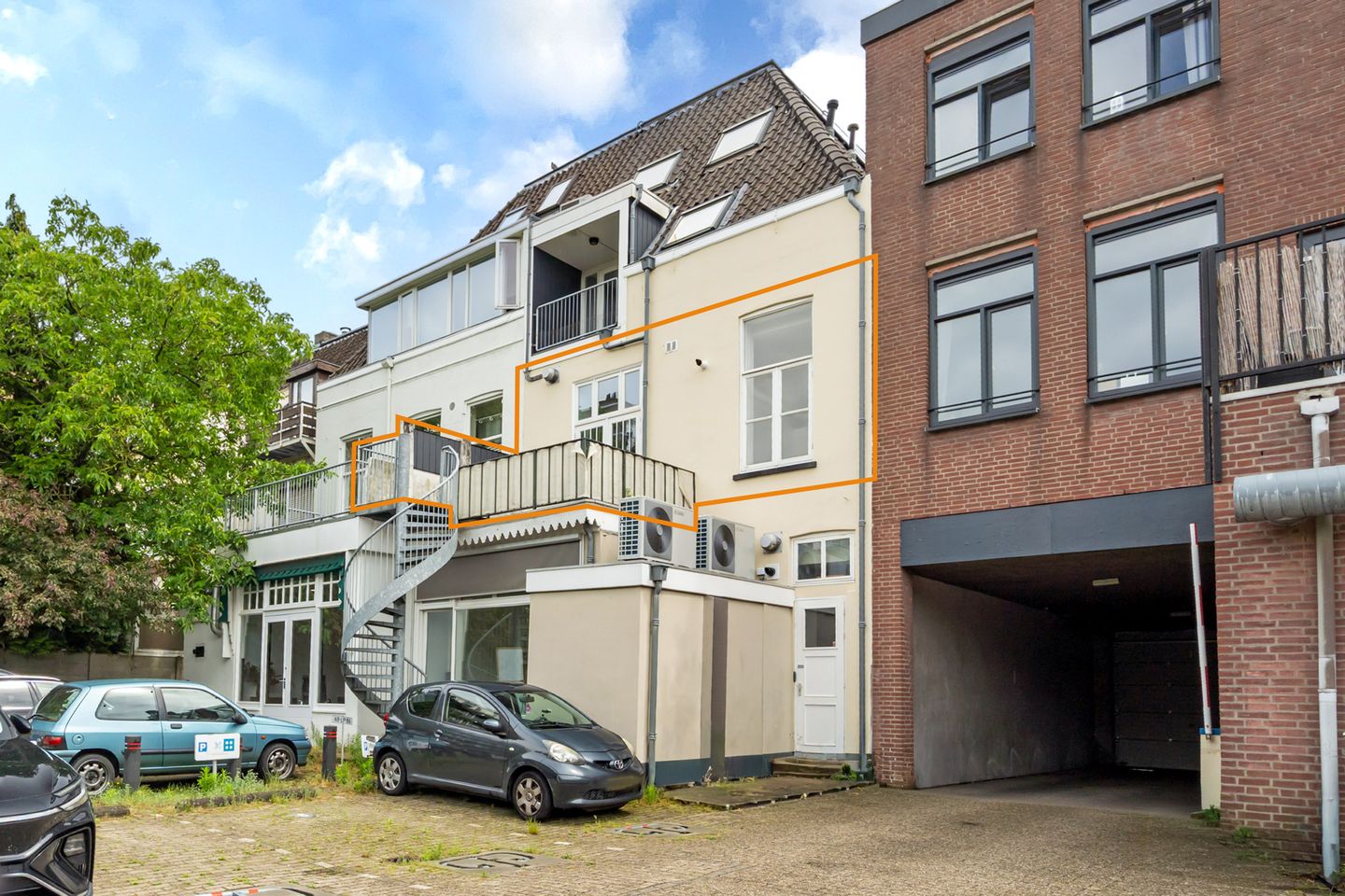 Photo 25 of Willemstraat 21-A2