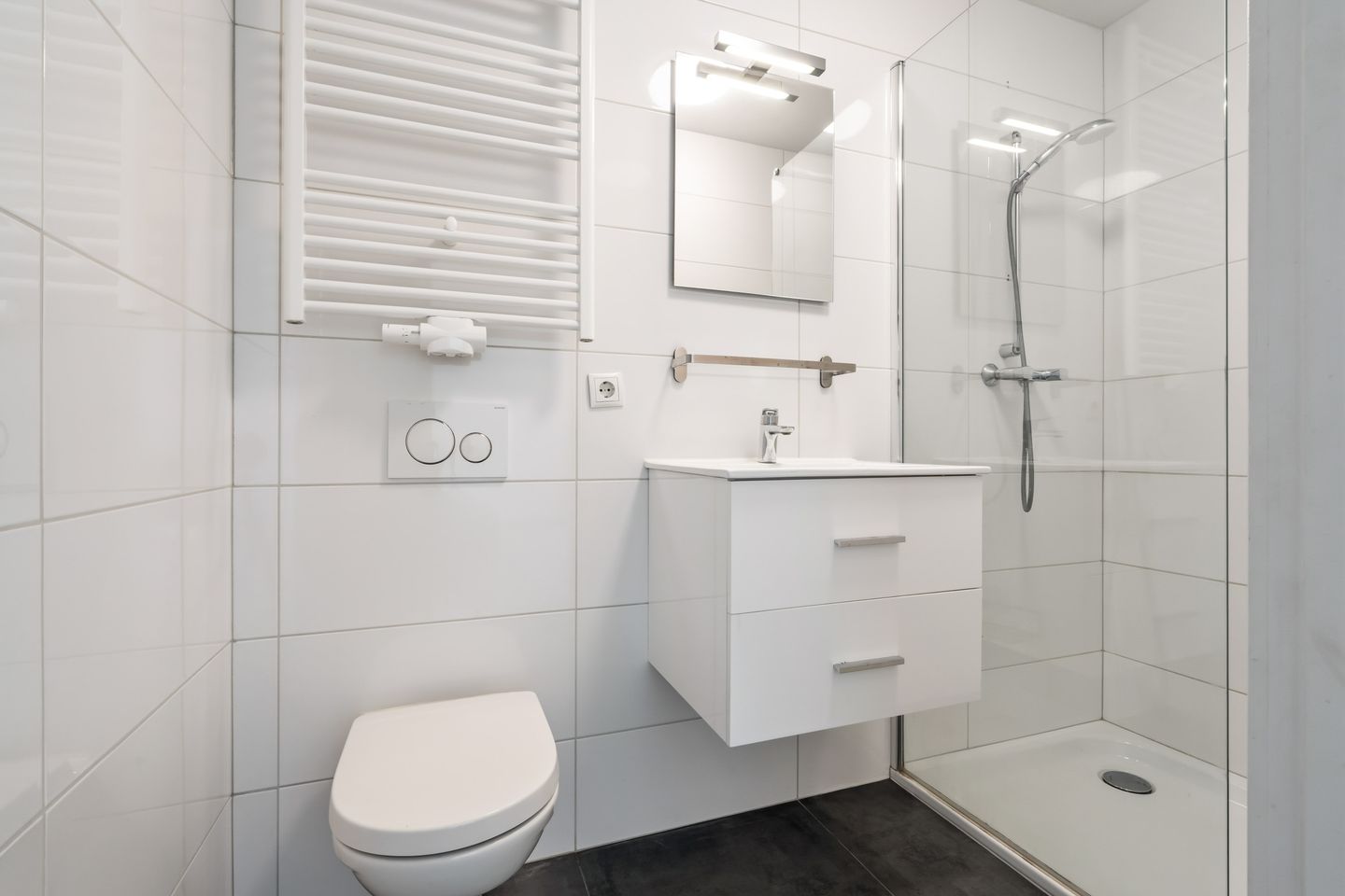 Photo 19 of Willemstraat 21-A2
