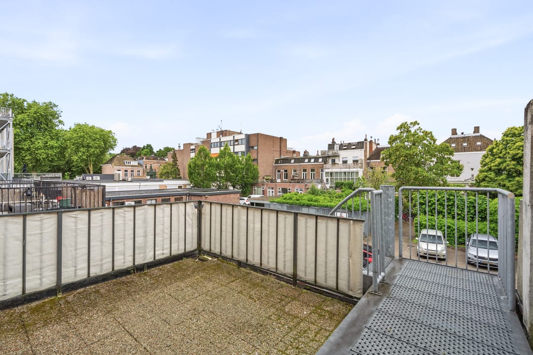 Photo 13 of Willemstraat 21-A2