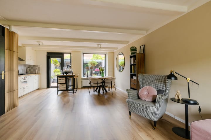 Tussenwoning te koop: Mastbos 130, Hoofddorp