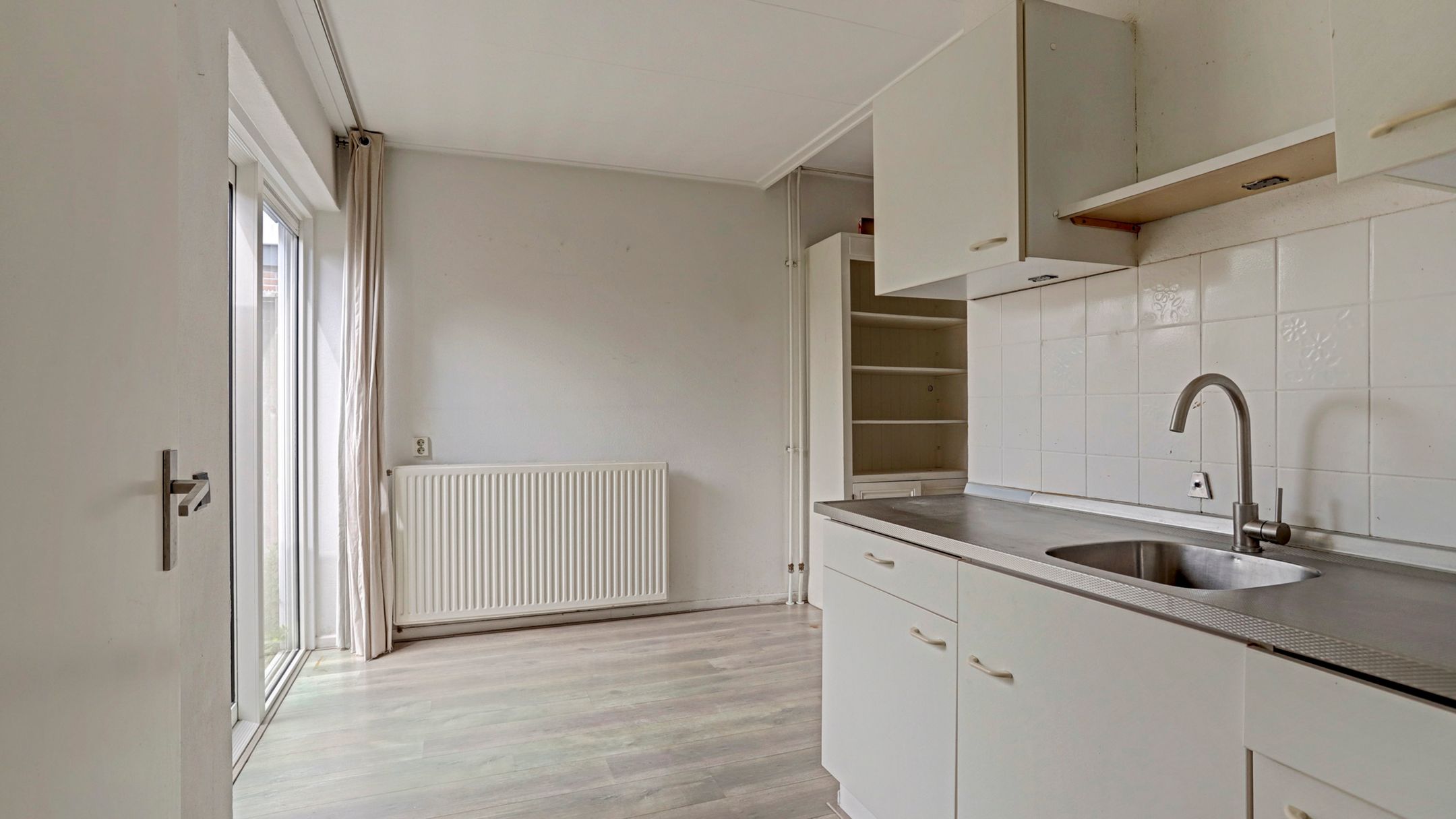 Photo 9 of Beekstraat 43