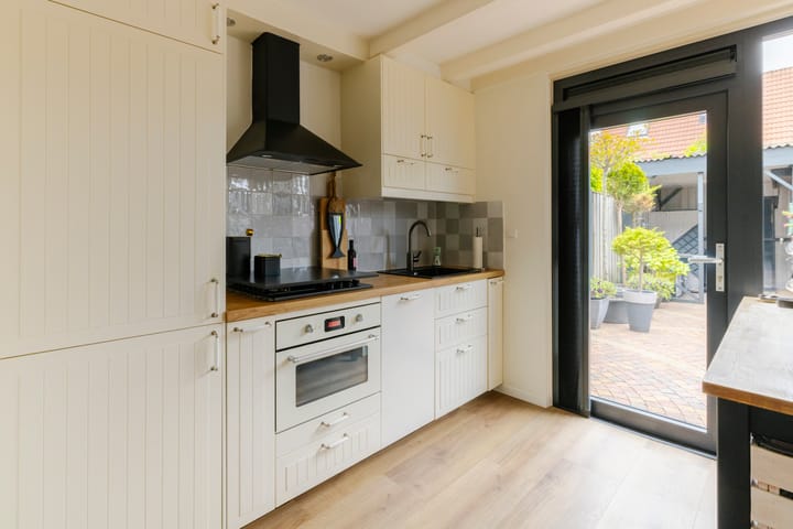 Tussenwoning te koop: Mastbos 130, Hoofddorp