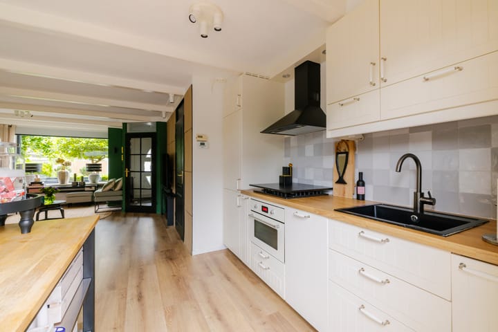 Tussenwoning te koop: Mastbos 130, Hoofddorp