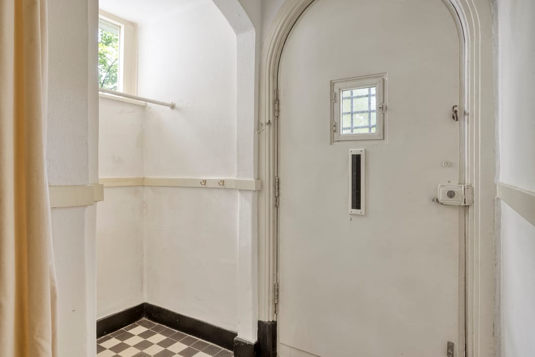 Photo 8 of Albert Cuypstraat 1