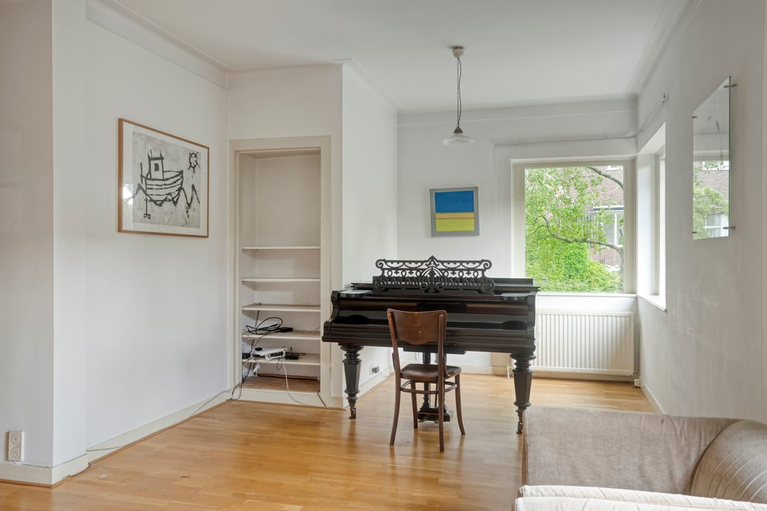 Photo 13 of Albert Cuypstraat 1