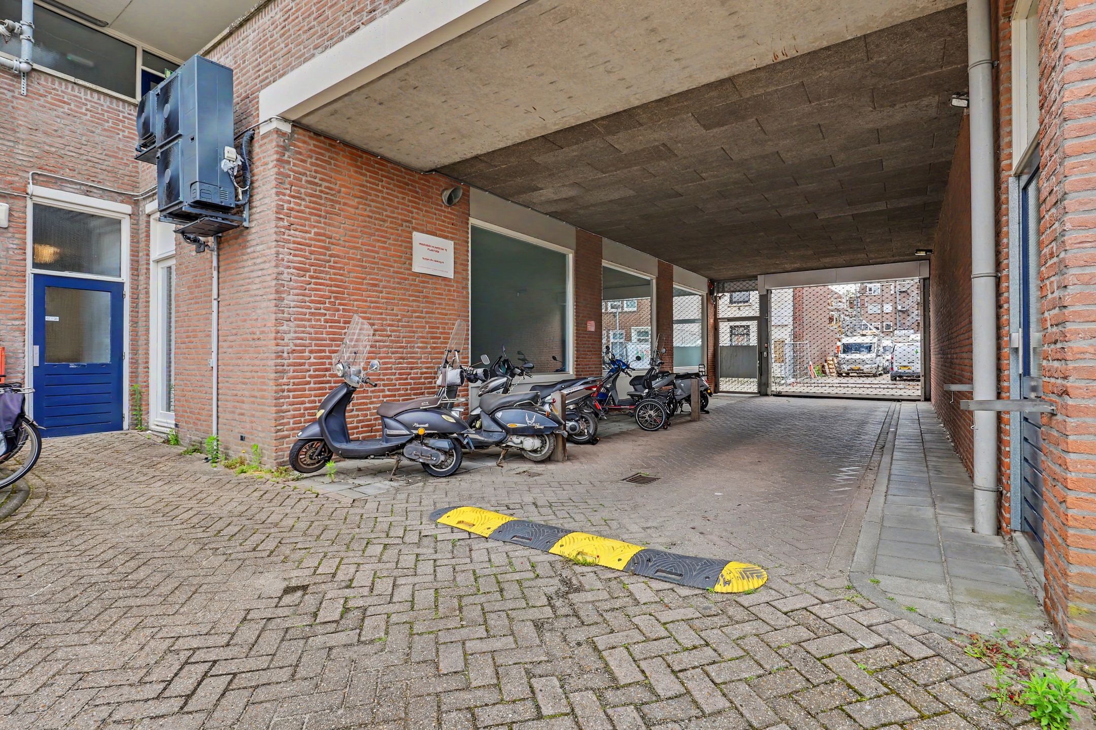Photo 18 of Puteanusstraat 107