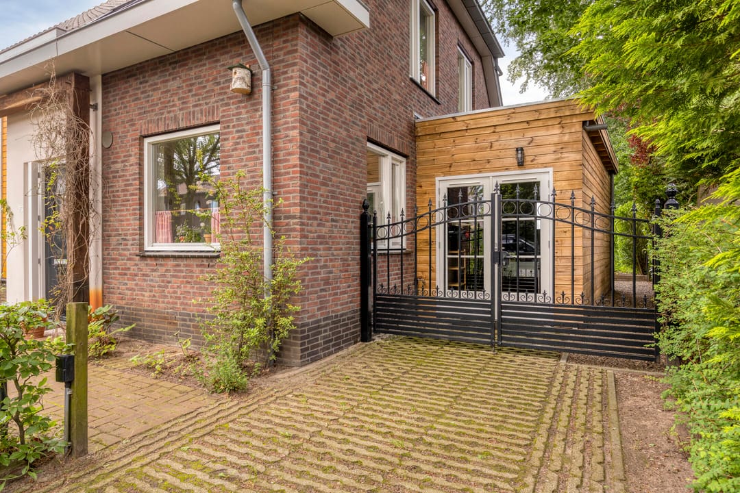Photo 61 of Loverensestraat 27-A