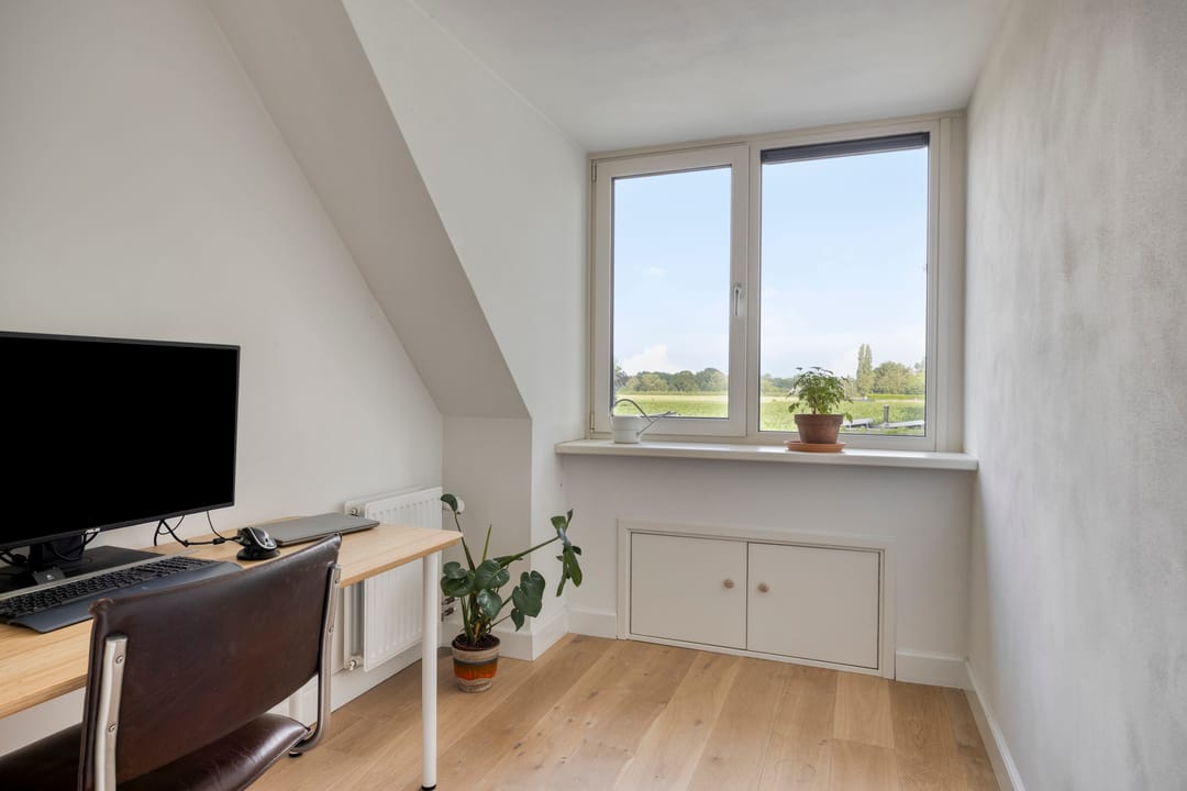 Photo 32 of Loverensestraat 27-A